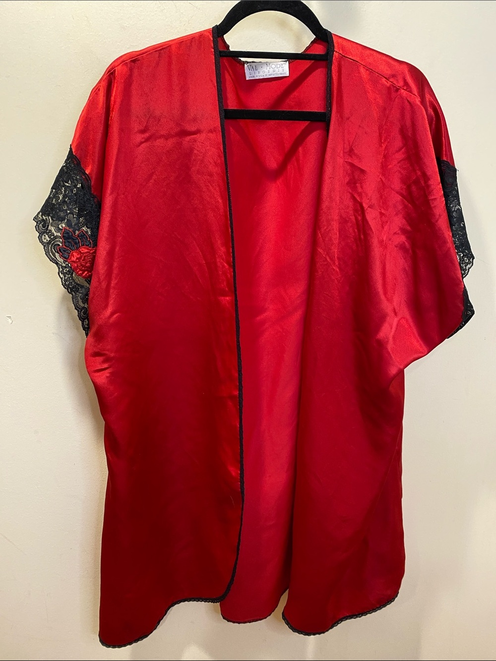 Val Mode Lingenie Red Satin Kimono Robe with Black Lace Trim Sz L